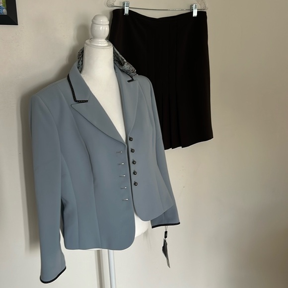 NWT Tahari Levine 2 Piece Blazer & Skirt Set - Picture 4 of 15